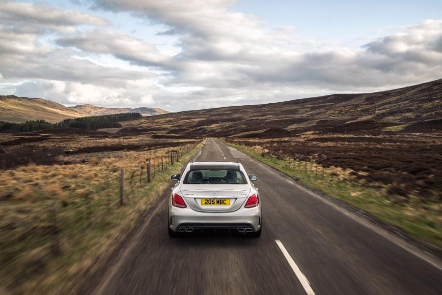  Mercedes-AMG C63 S 2015 года  (UK) (фото 16 из 30)